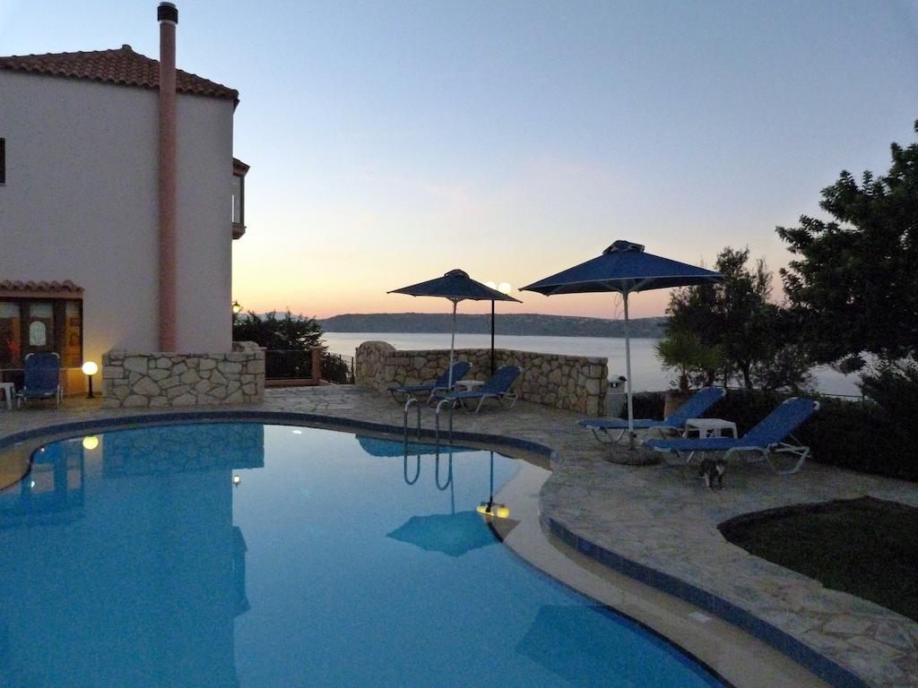 Villa Amalia كاليفيس الغرفة الصورة